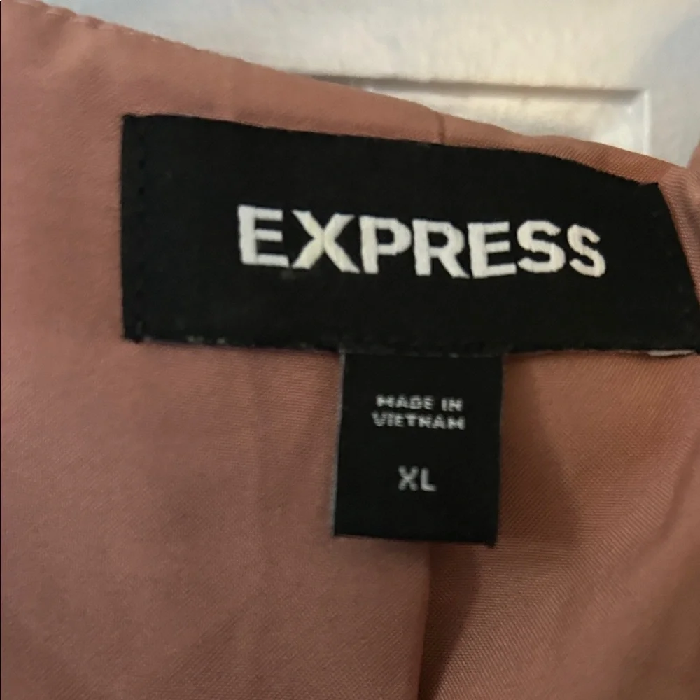 Express Mauve Button-Up Vest - Picture 2 of 2